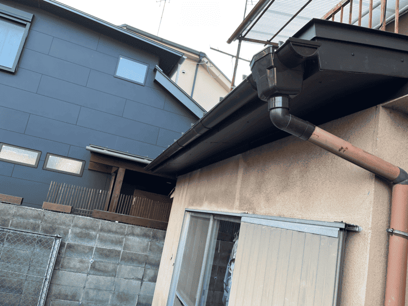 補修後：新しい雨樋