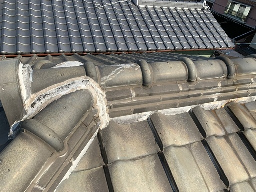 劣化した漆喰の様子